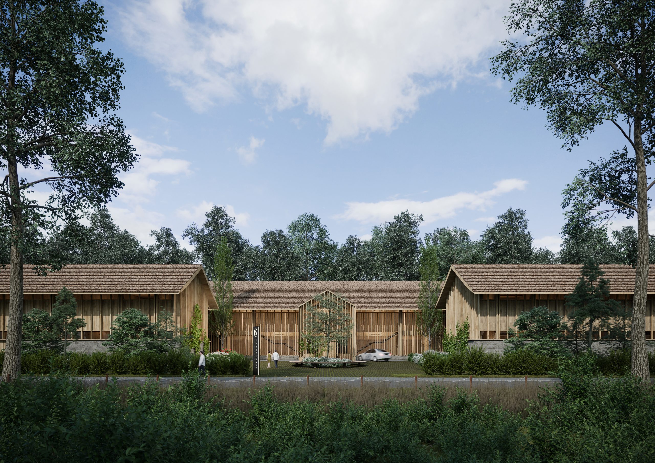 Eine moderne Architektur mit drei Holzgebäuden mit Satteldächern, umgeben von Bäumen und einem Gewässer im Vordergrund.